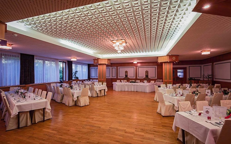 Banqueting hall-